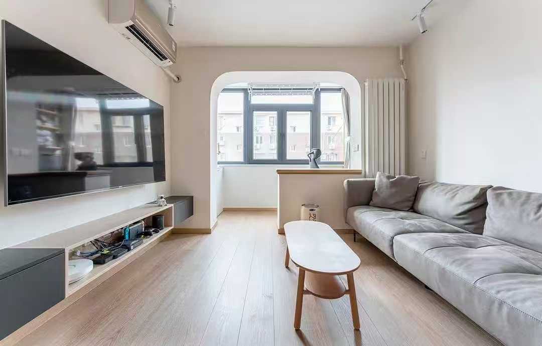 60㎡原木风，吧台+小木屋的衣帽间，温馨浪漫